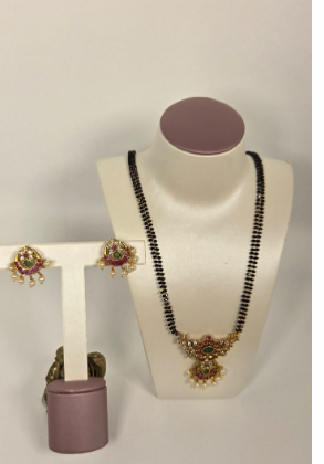 Premium Quality Black Beads(Nalla Poosalu) set with Kundan pendant Design 4