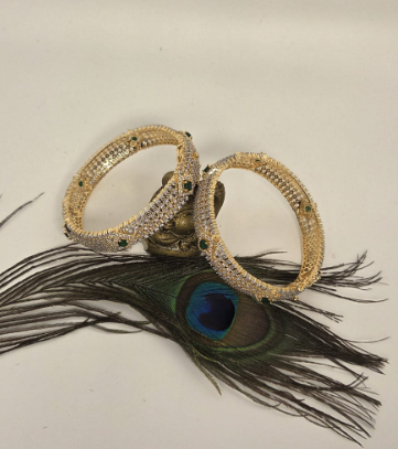 AD Jewel Bangles with Emerald with adjustable screw